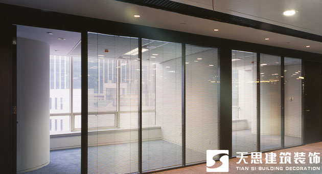 <a href=http://www.lxj10.cn/ target=_blank class=infotextkey>合肥辦公室裝修</a>玻璃
